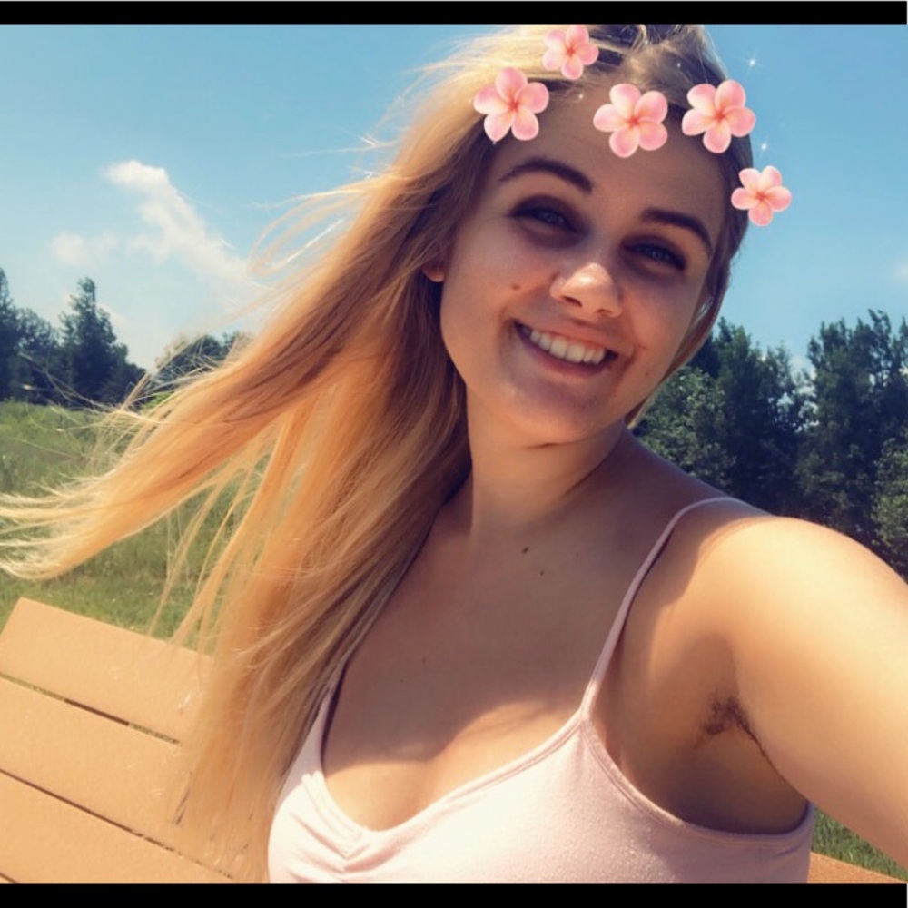 Meet your Posher, Lois